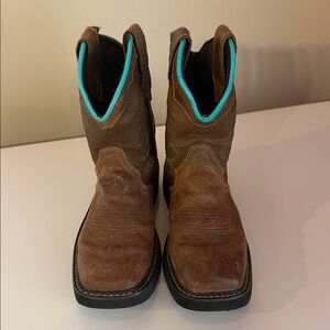 Girls size 13 1/2 Justin Brown Cowboy Boots